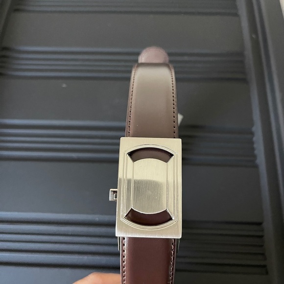 Men's Brown Leather Belt with Silver Buckle adjustable 34-28 - Picture 2 of 7